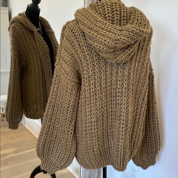 **GORGEOUS** Oversized Chunky Hooded Open-Front Sweater Cardigan in Olive Brown - Picture 4 of 5